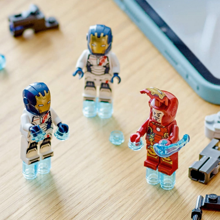 LEGO Super Heroes Marvel 76288 - Iron Man and the Iron Legion vs
