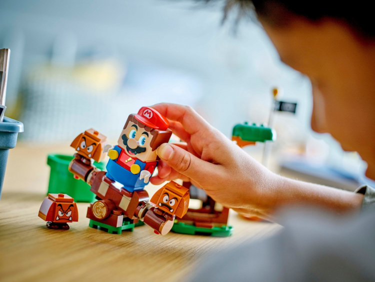 LEGO Super Mario 71433 - Goomba playground