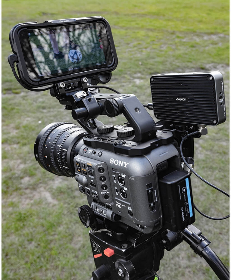 Accsoon SeeMo Pro monitoring, recording and streaming adapter for iOS devices