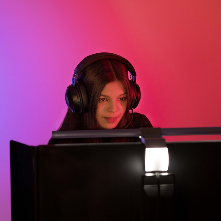 BenQ Screenbar Halo screen-mounted lighting system BenQ Screenbar Halo screen-mounted lighting system