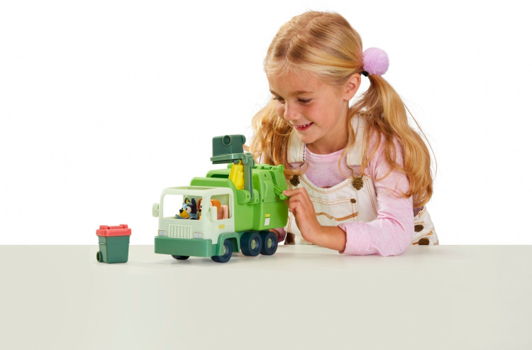 BLUEY garbage truck and characters BLUEY garbage truck and characters