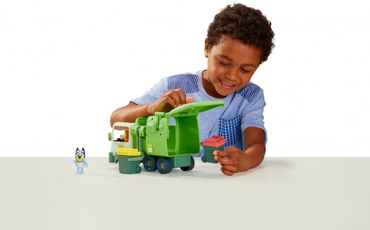BLUEY garbage truck and characters BLUEY garbage truck and characters