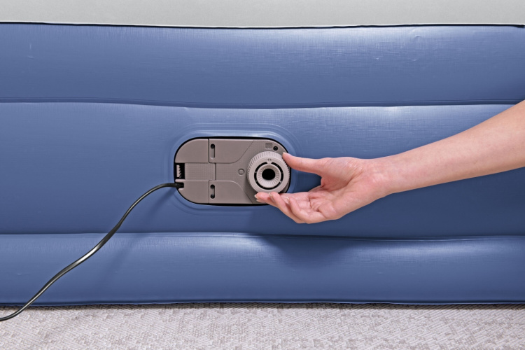 Bestway Tritech™ Air Mattress Queen air-filled spare bed, built-in pump, 203 x 152 x 46 cm