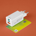 Hama Charger 2x USB-C 1x USB-A GaN 65W White