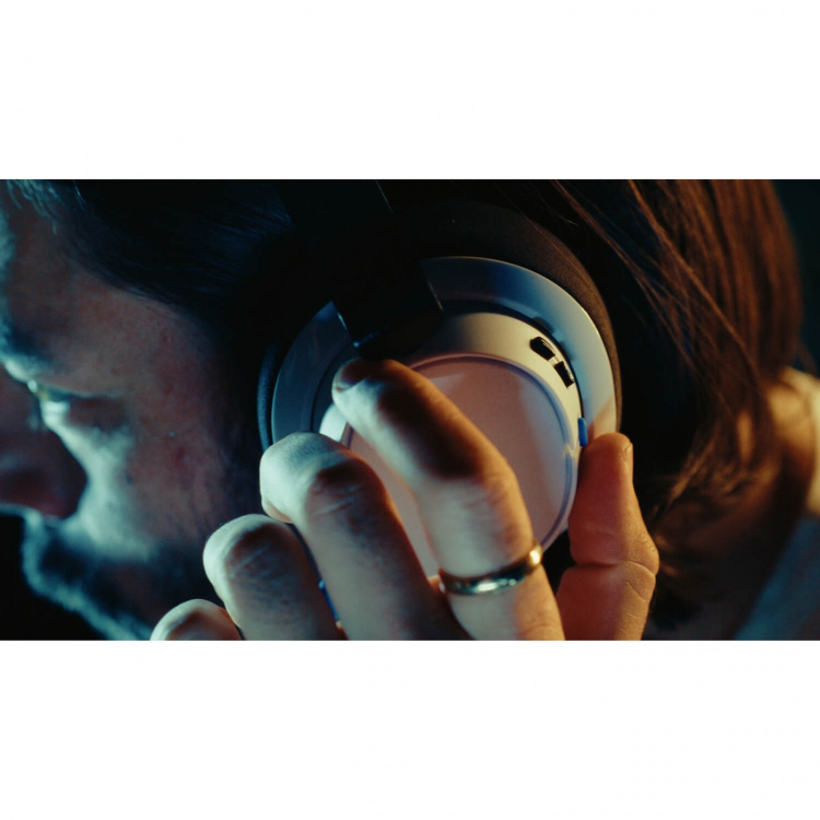 Skullcandy SLYR Pro Wireless White Digi Hype PlayStation Skullcandy SLYR Pro Wireless White Digi Hype PlayStation