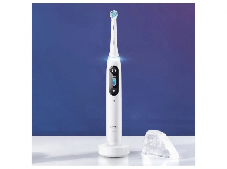 Oral B iO Series 8N Electric toothbrush, White