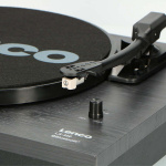 Lenco Turntable with Bluetooth® and two external speakers Black