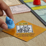 Hasbro gaming Board Game Monopoly Knockout (SE)