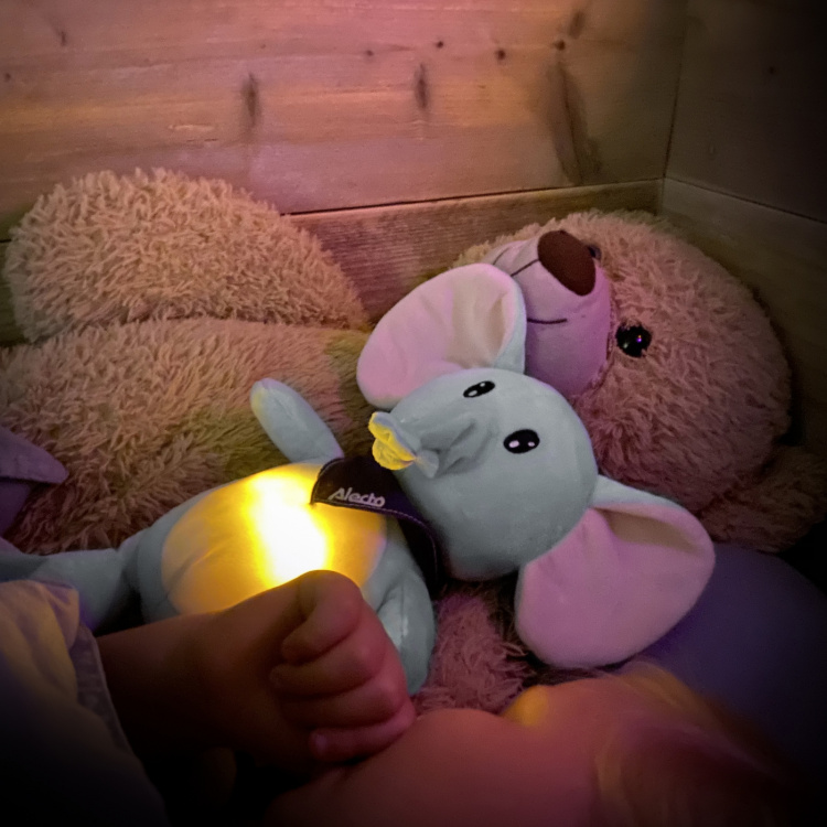 Alecto Cuddly elephant with soothing sounds and night light