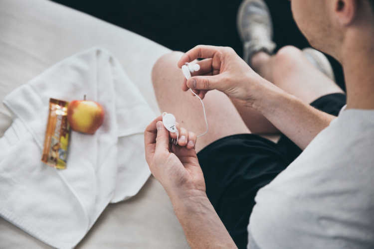 Lenco Wireless in-ear headset White Lenco Wireless in-ear headset White