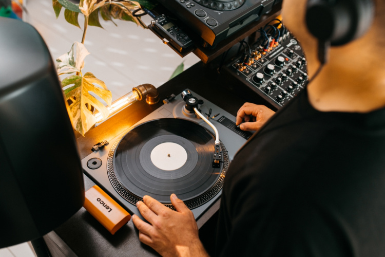 Lenco Turntable direct drive PC encode CE-UK Grey Lenco Turntable direct drive PC encode CE-UK Grey