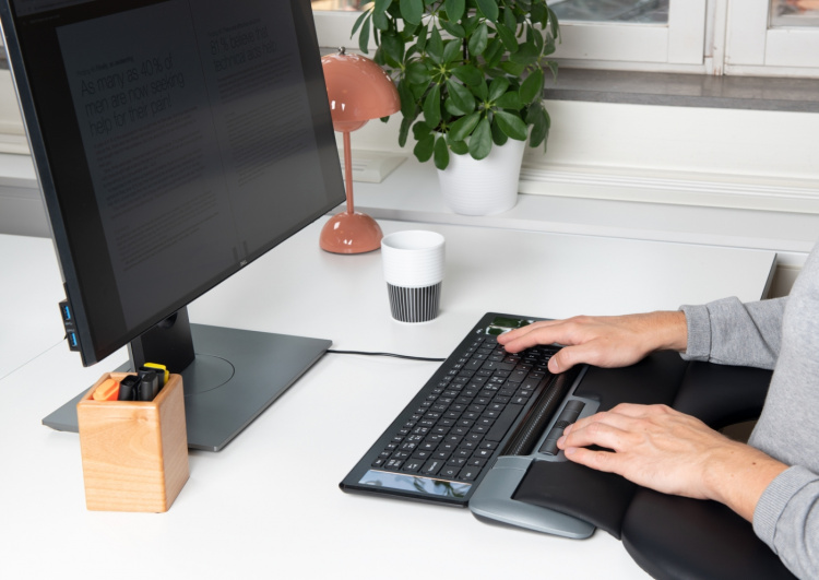 MouseTrapper Delta Extended Mouse, Gray