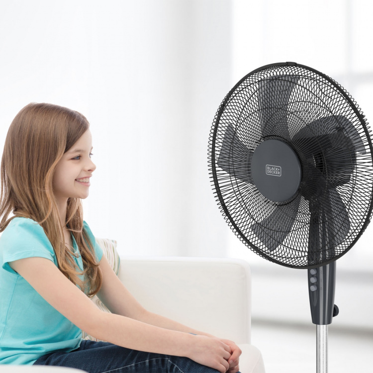 BLACK+DECKER Pedestal Fan 40cm 45W Black